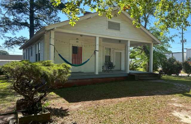 219 Gadsden Street - PRELEASING FOR 2026-2027 SCHOOL YEAR photos photos