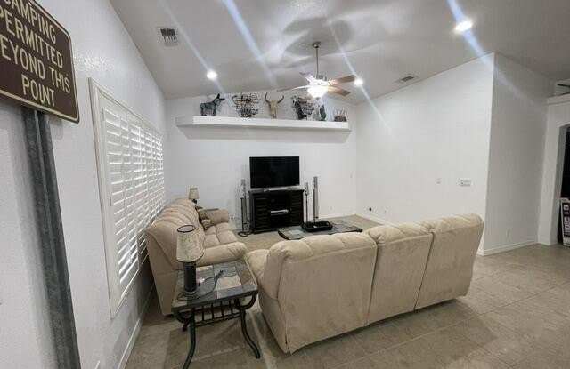 2875 Arabian Dr Gallery 4