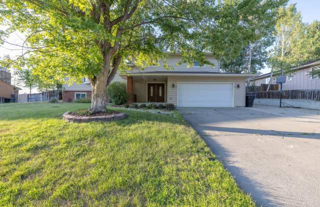 Spacious 5-Bedroom Home with Bonus Room  Stunning Views of Alkali Creek! photos photos