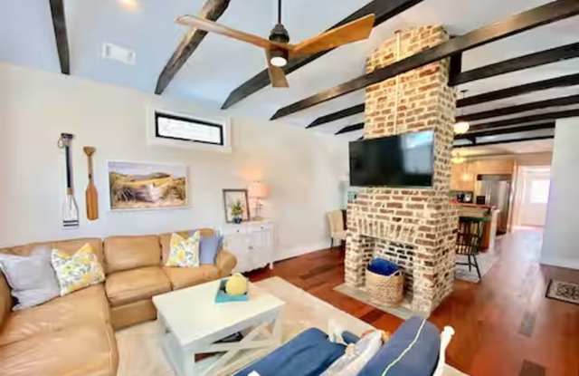 2 Bedroom, 2 Bathroom Home in Westside Subdivision - Downtown Charleston Gallery 3