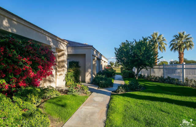 55128 Oaktree Gallery 2