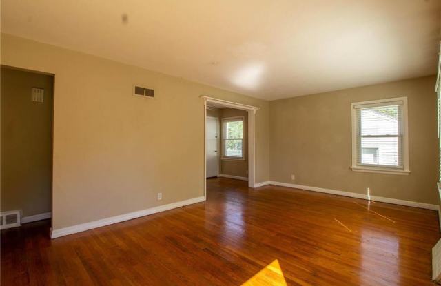 Adorable 2 bedroom home in Overland Gallery 3