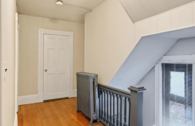 28-30 Webster Gallery 3