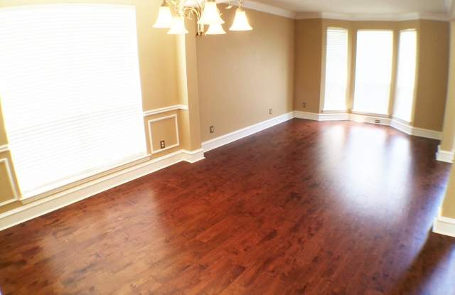 9204 Cedardale Dr Gallery 4