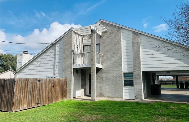 202 Teakwood Drive - 202 Teakwood Drive, Victoria, TX 77901