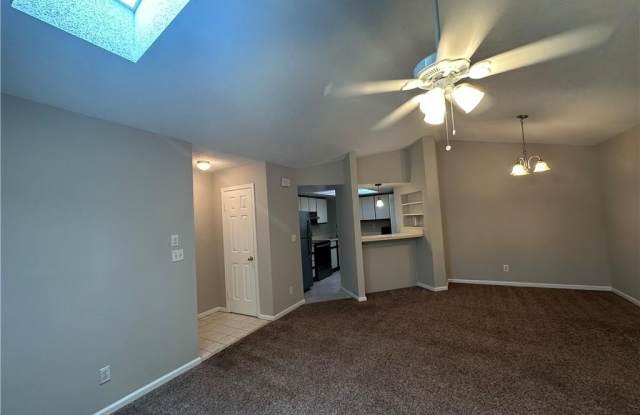 1721 Rock Bridge Mews Gallery 3