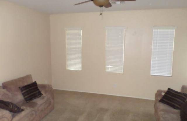 2003 North 78th Avenue Gallery 3
