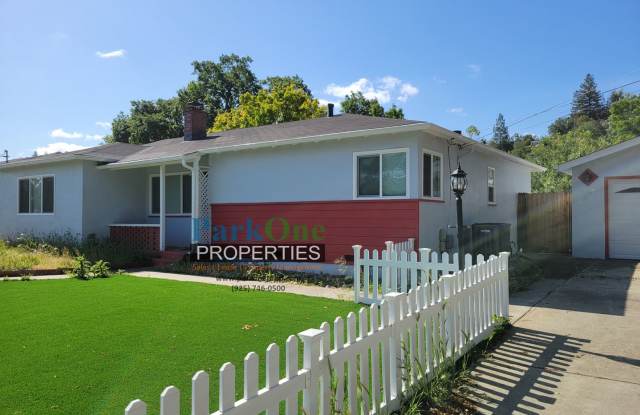 Stunning single level home in Walnut Creek's Parkmead Neighborhood photos photos