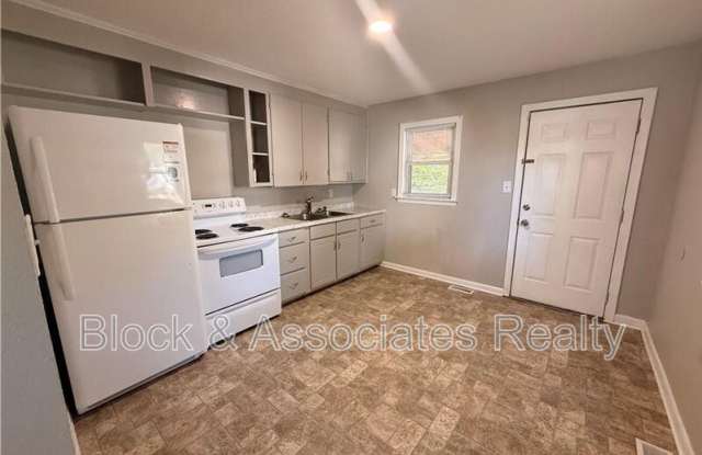 405 Laura Ct Gallery 3