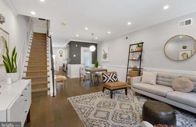 2136 PEMBERTON STREET photos photos