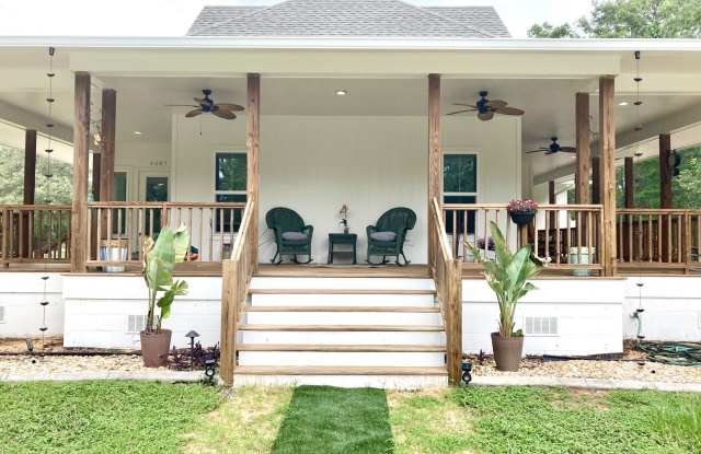 Tranquil Porch Retreat - 6687 West 7 Rivers Drive, Homosassa Springs, FL 34429