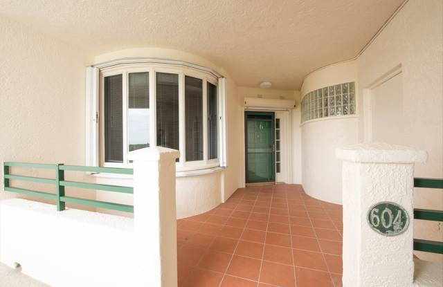 4750 Dolphin Cay Lane South - 1 Gallery 2