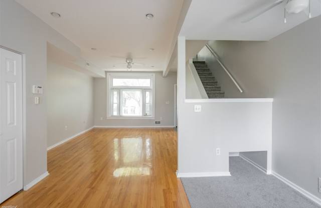 1831 Leverette St Gallery 3