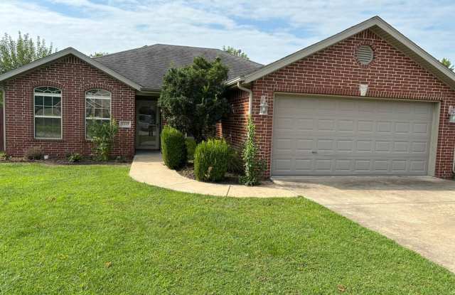Updates Underway! Clabber Creek Subdivision!! Worry Free Lawn maintenance!! Gallery 1