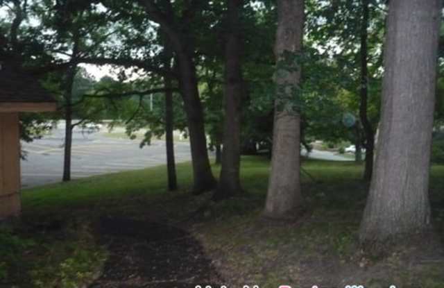 1467 County Road E West Gallery 3