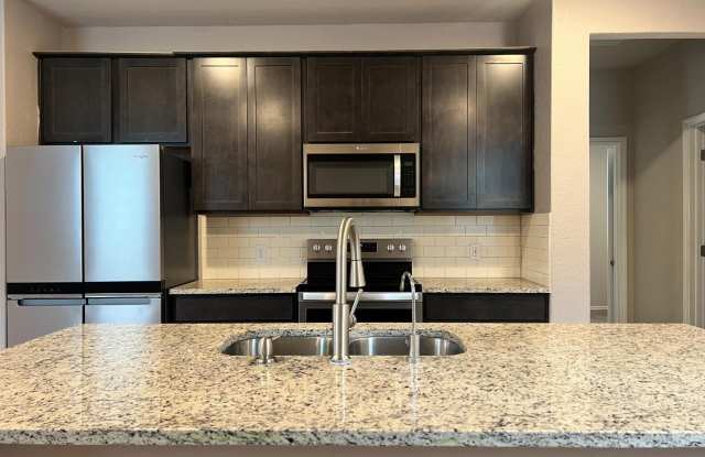 Beautiful 3 Bedroom Hill Country Home! Gallery 4