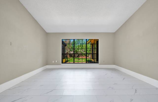 Charming 4-Bedroom Home – in a Prime Location! Gallery 3