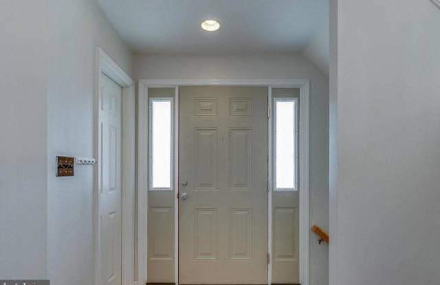 13201 FOX RIPPLE LANE - 13201 Fox Ripple Lane, McNair, VA 20171