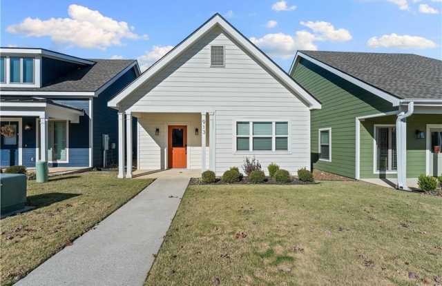913  NE Heights  LN - 913 Northeast Heights Lane, Benton County, AR 72712
