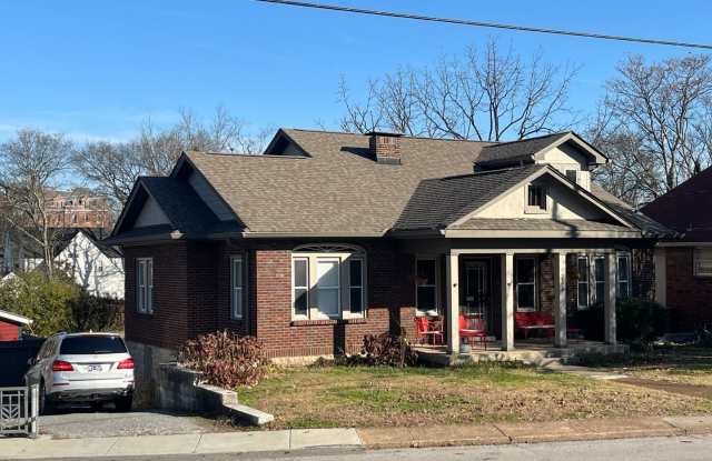 Charming Home in Belmont-Hillsboro Neighborhood, minutes to Vandy and Belmont, Fenced Yard photos photos