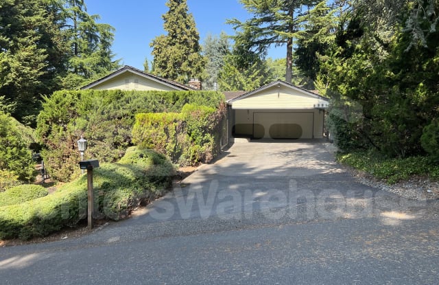 2201 86th Avenue North East - 2201 86th Avenue Northeast, Clyde Hill, WA 98004