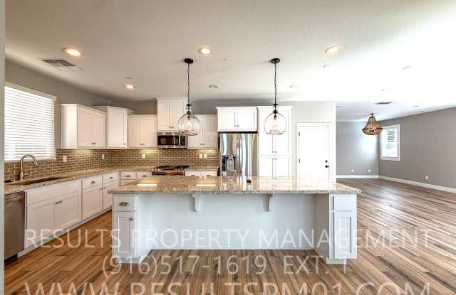 Looks like a Model! 3 bedroom Upgraded Rocklin home Gallery 1