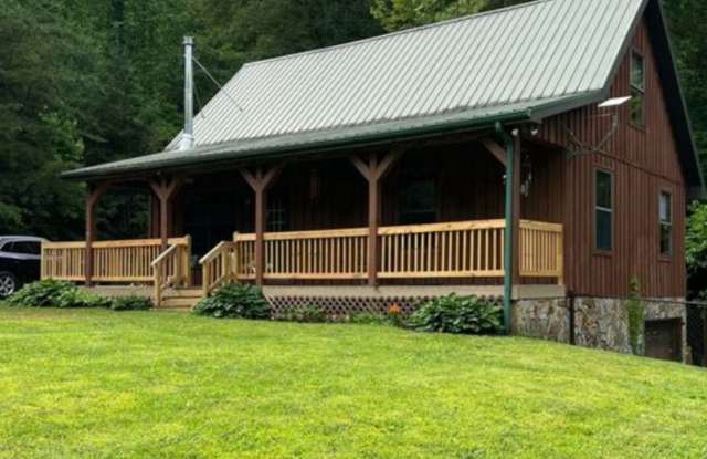 3 bedroom 1.5 bath Cabin in the woods for rent photos photos