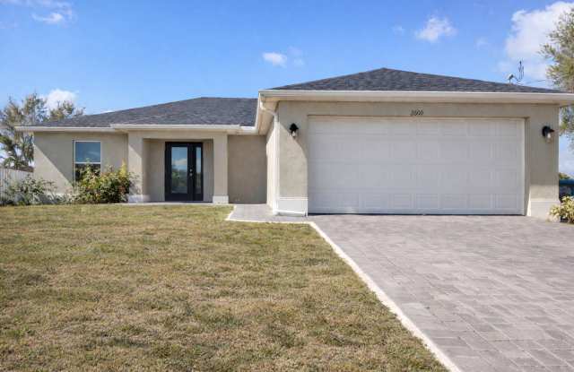 2600 NW 4th Ave. photos photos