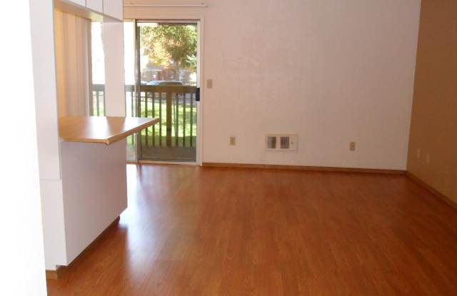 1017 Hermitage Way S #11 Gallery 2
