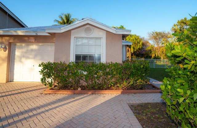 9201 NW 55th Street photos photos