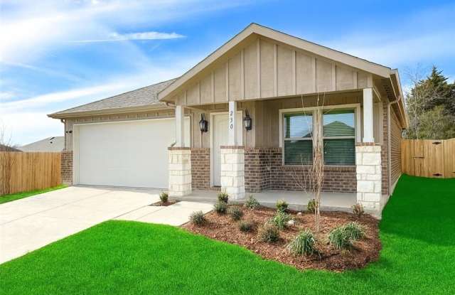 301 Knoll Pines Drive - 301 Knoll Pines Drive, Terrell, TX 75160