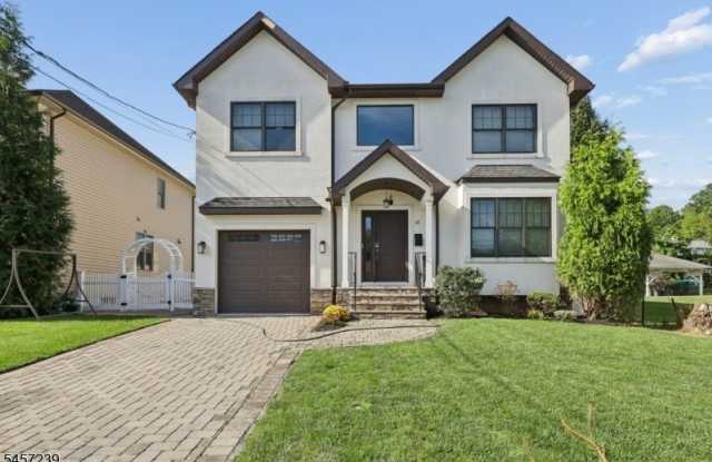 16 Stuyvesant Ct Gallery 1