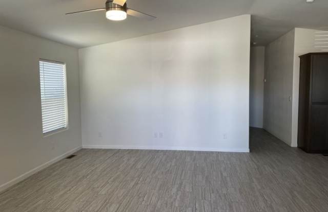 18027 N 17th Place Gallery 4
