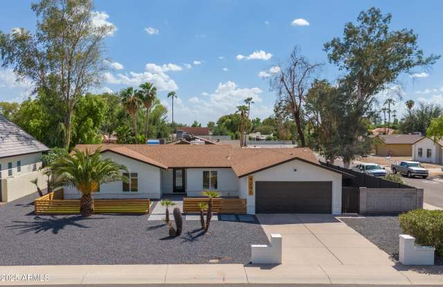 9205 E LAUREL Lane photos photos