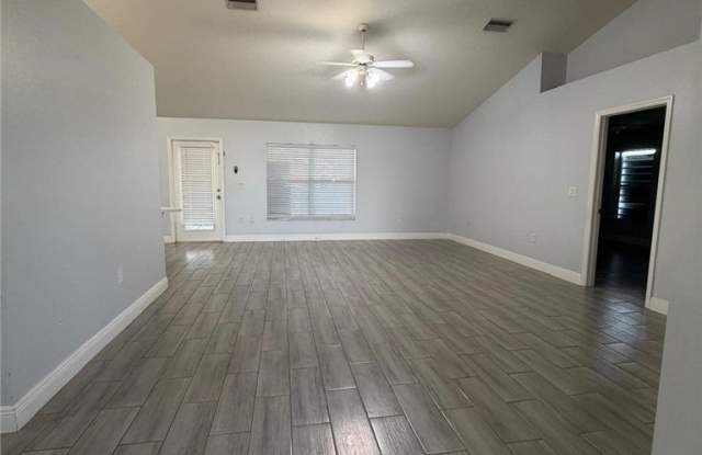 4237 NE 19th Avenue Gallery 2