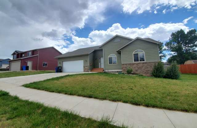 1220 Summerfield Dr Gallery 2