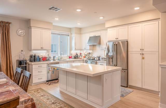 232 Keeper Irvine photos photos