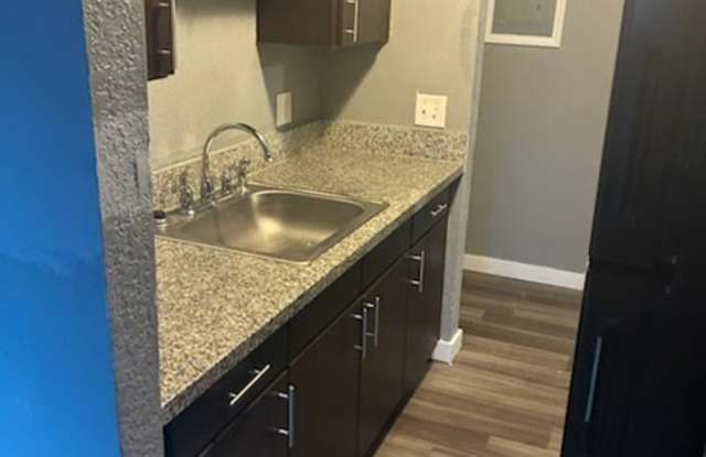 1978 Kentucky Ave - 9 photos photos