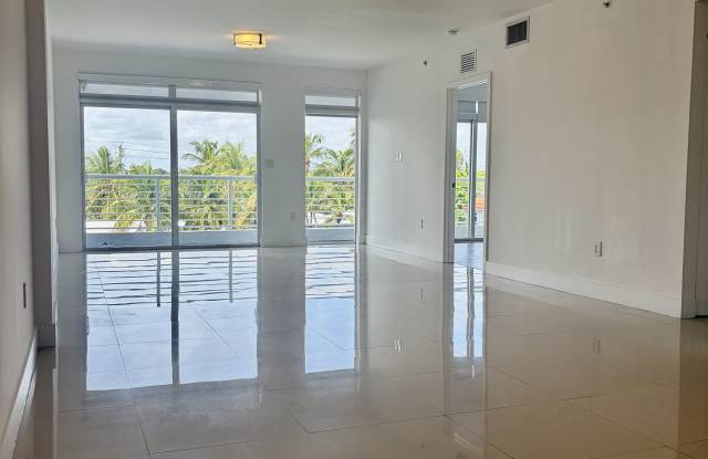 7700 Tatum Waterway Drive Gallery 1
