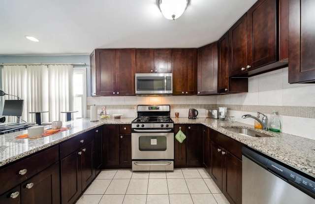 9 GILES AVE photos photos
