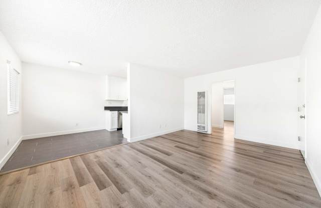 637 W. 79th Gallery 1
