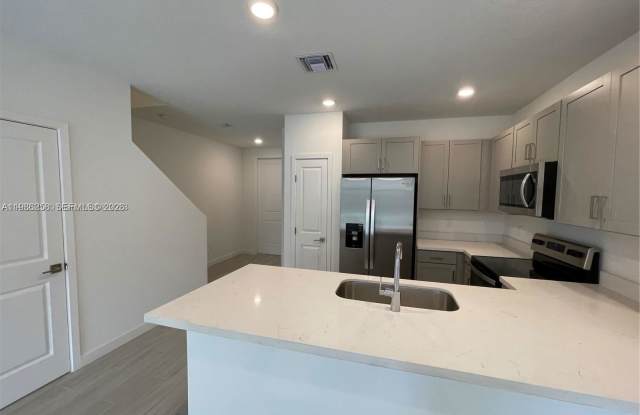 188 Southeast 5th Court photos photos 188 Southeast 5th Court photos photos