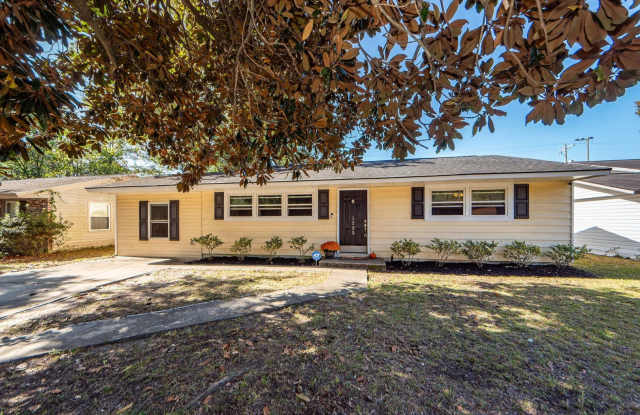 Comfortable Home Minutes from Park Circle photos photos