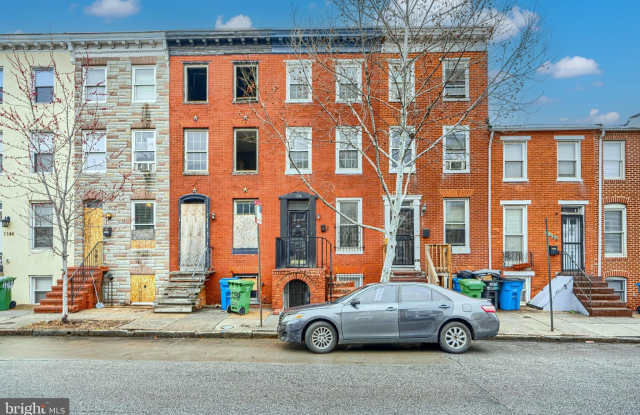 1138 W LOMBARD Street photos photos