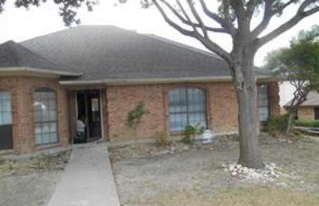 1621 BUENA VISTA Avenue - 1621 Buena Vista Avenue, Garland, TX 75043