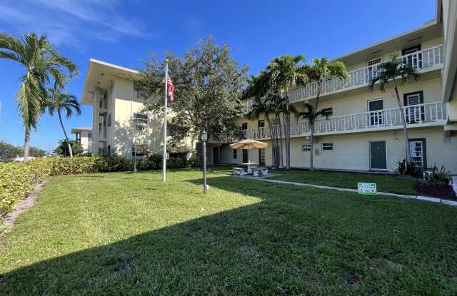 1350 East Sample Road Unit 307 photos photos