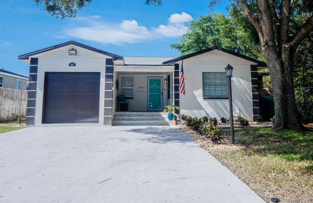 207 W Giddens Ave photos photos