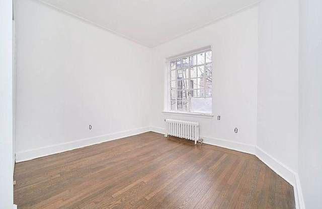190 W 10TH ST. Gallery 2