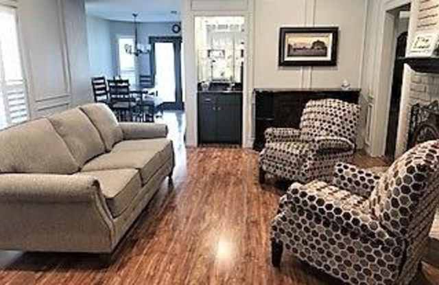 425 Sunnybrook Court Gallery 3