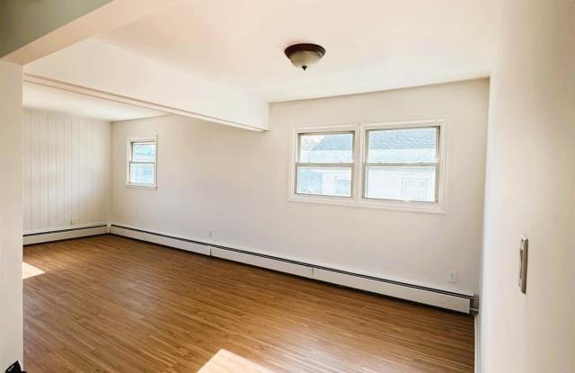 131 Roslyn Road photos photos